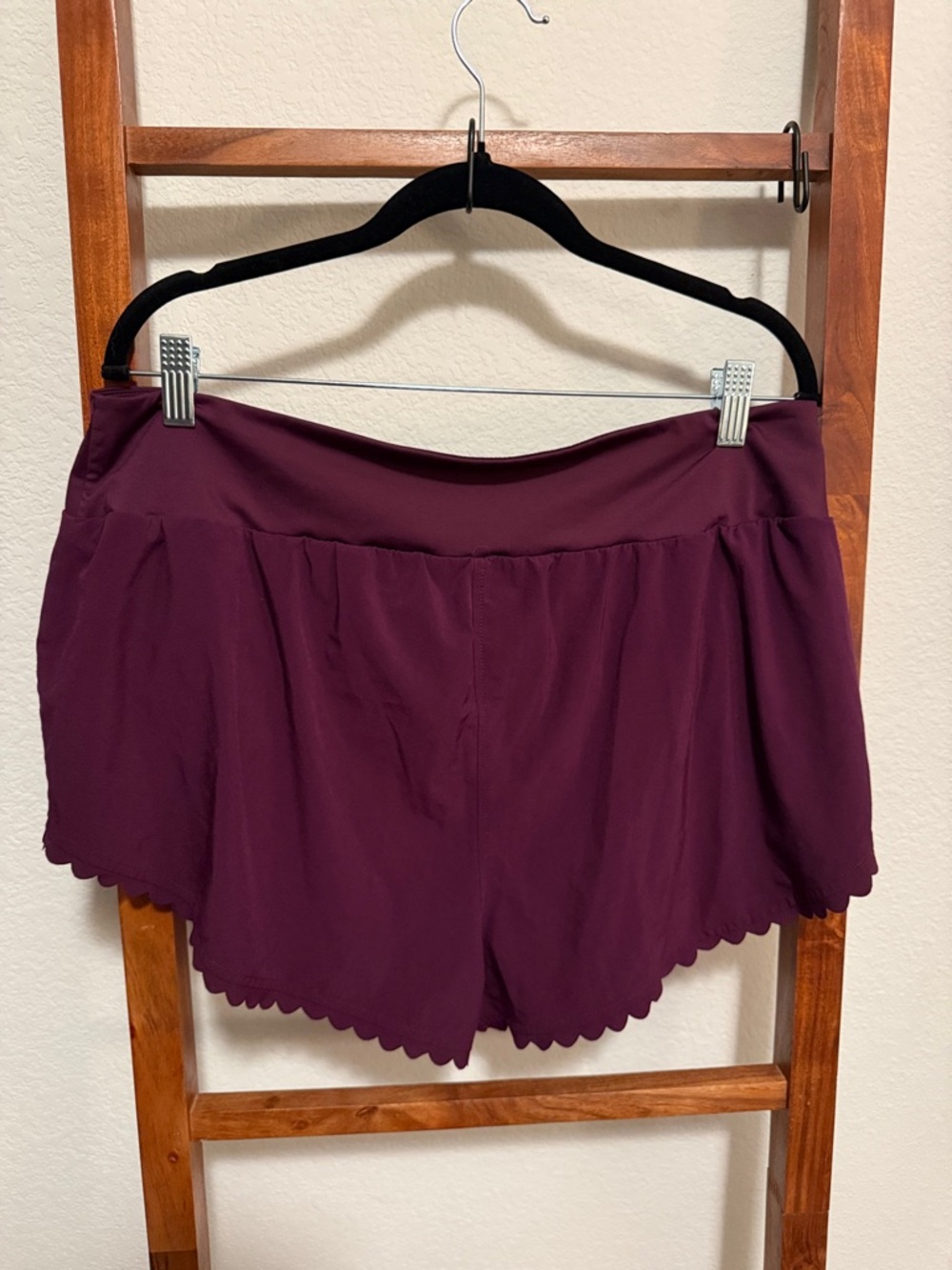 JoyLab Plum Scalloped Hem Athletic Shorts Size XL - Picture 3 of 5